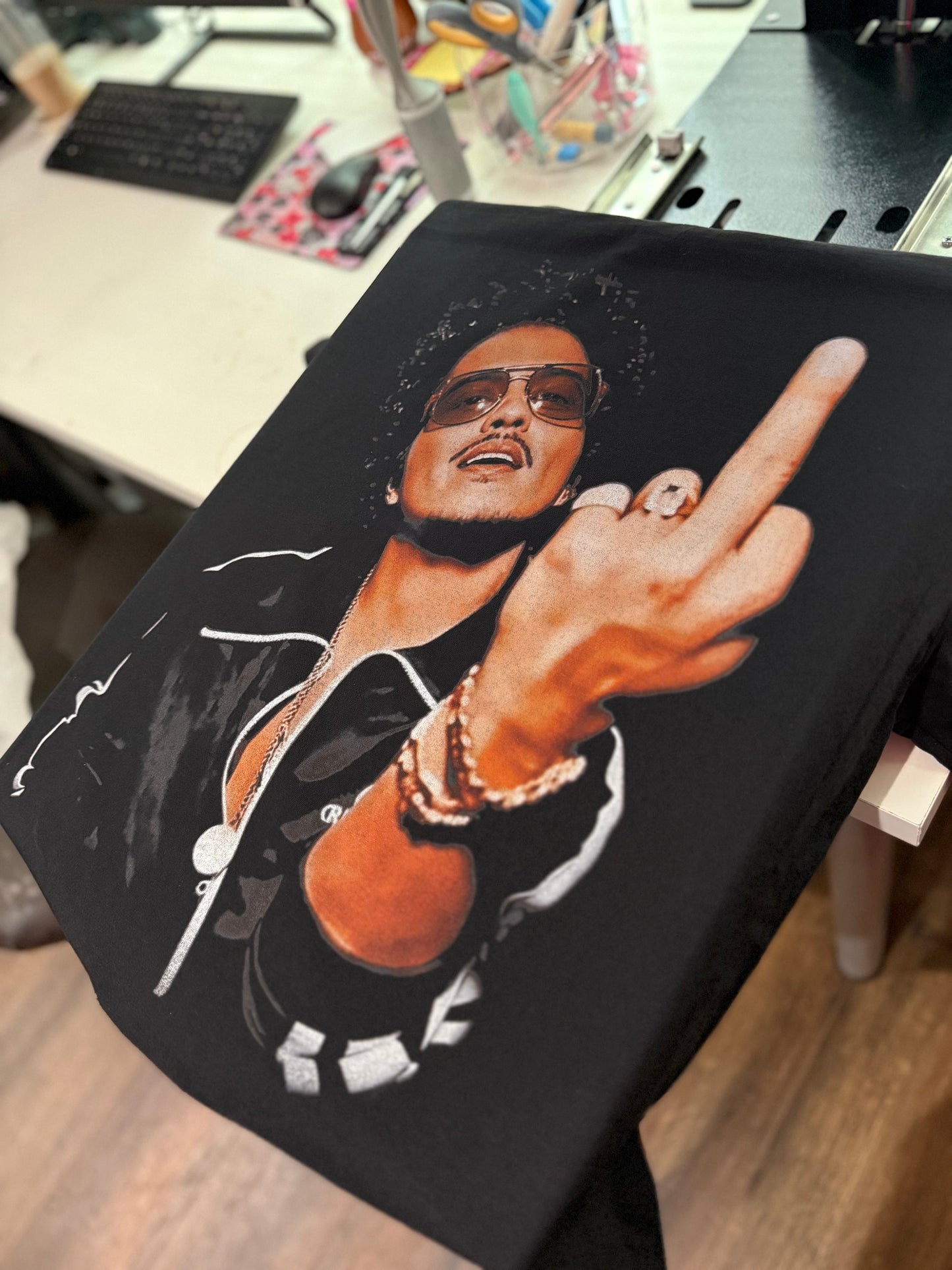 Middle finger Bruno marz