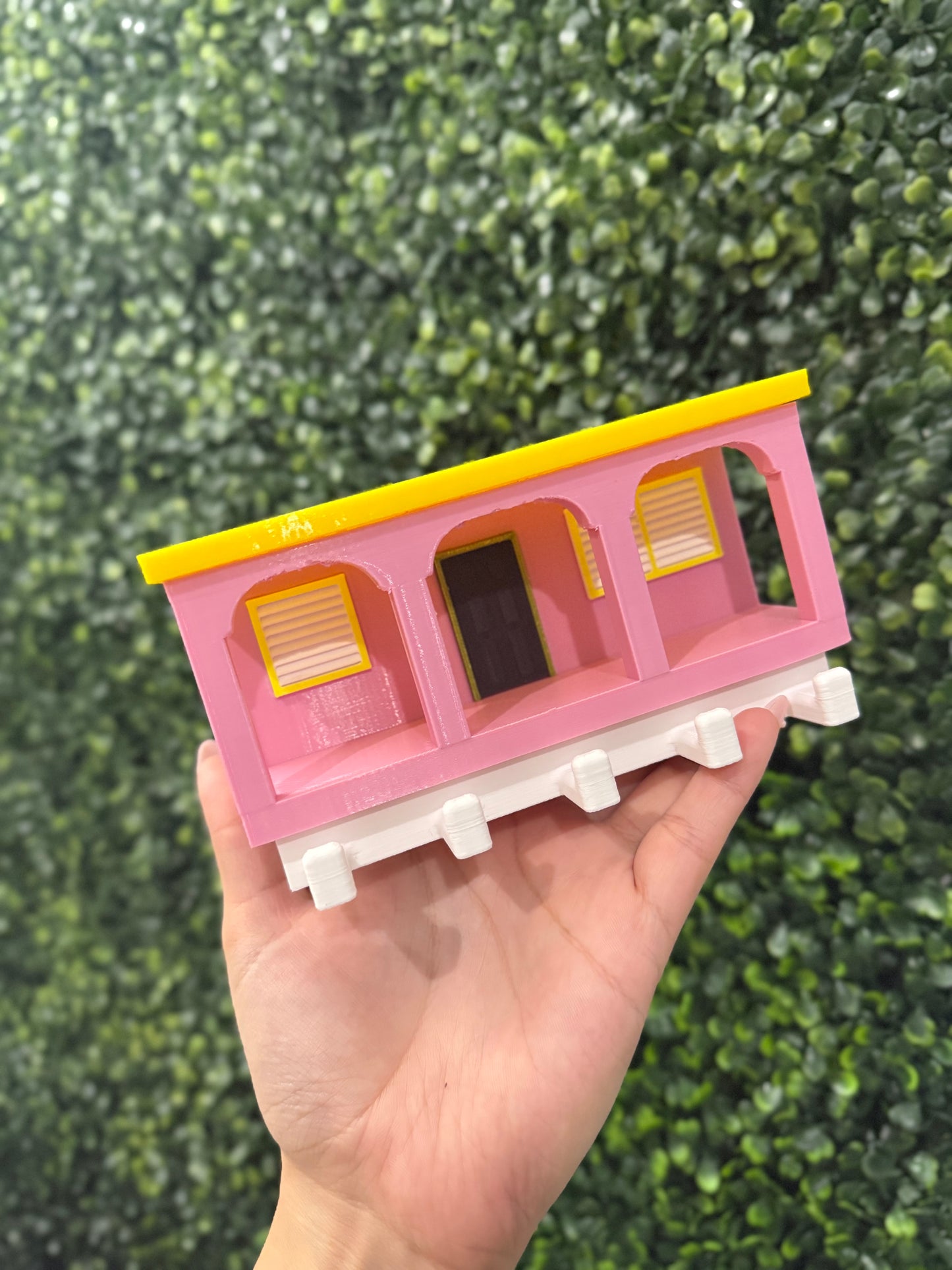 La casita de bad bunny keychain holder