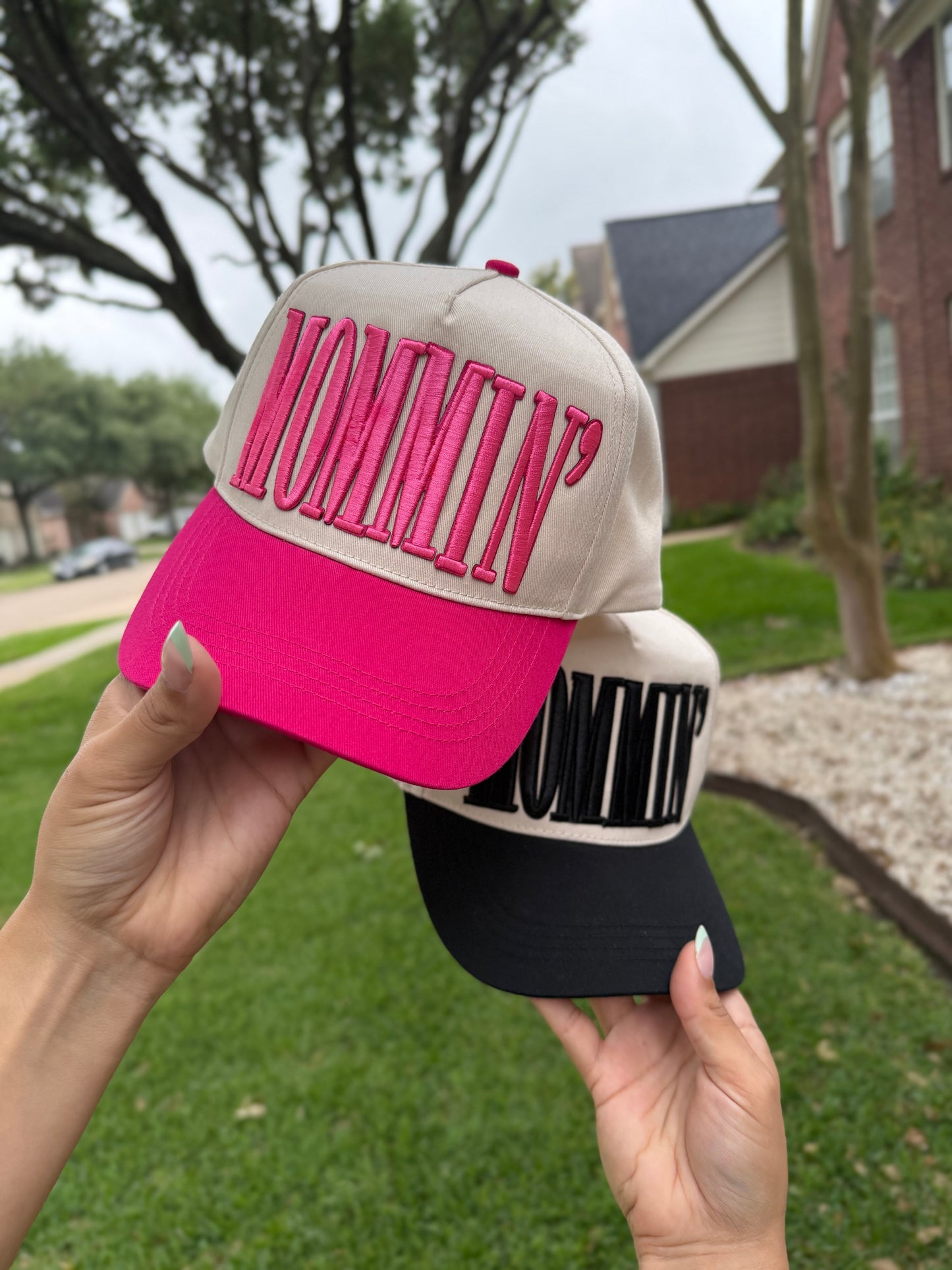 Mommin trucker hat
