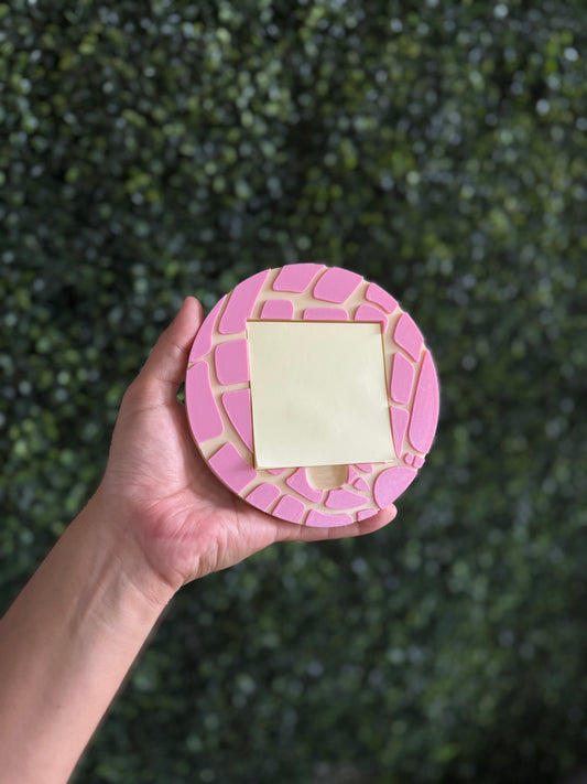 Concha bread notepad holder