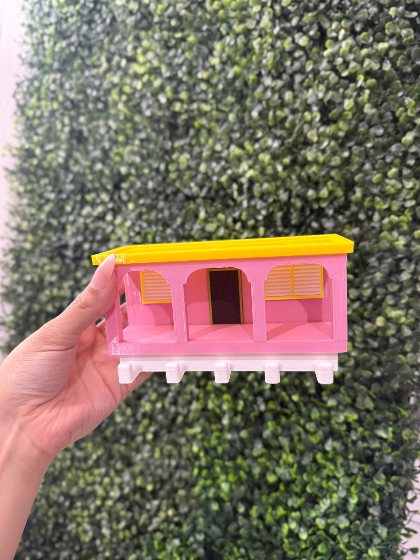 La casita de bad bunny keychain holder