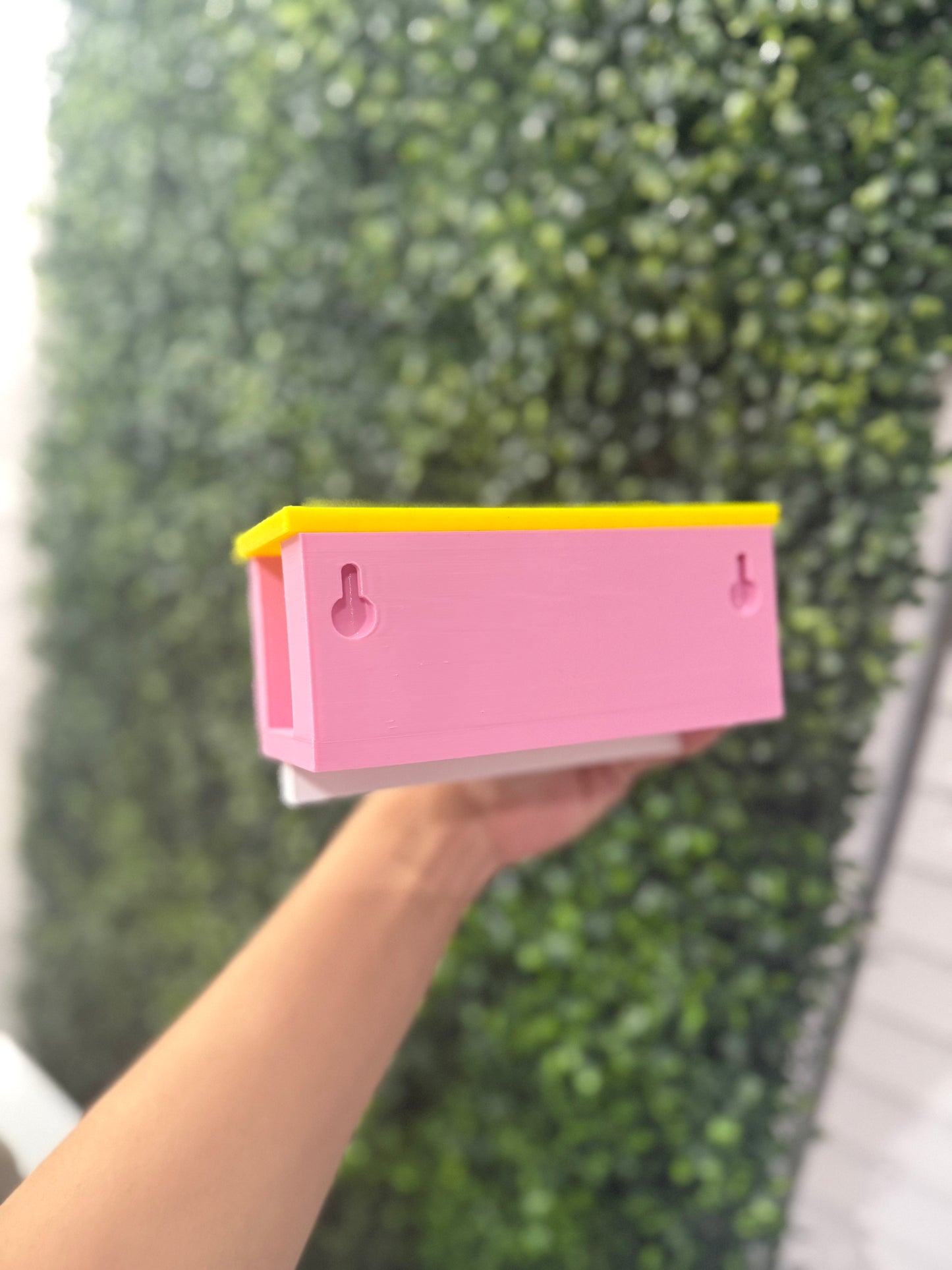 La casita de bad bunny keychain holder